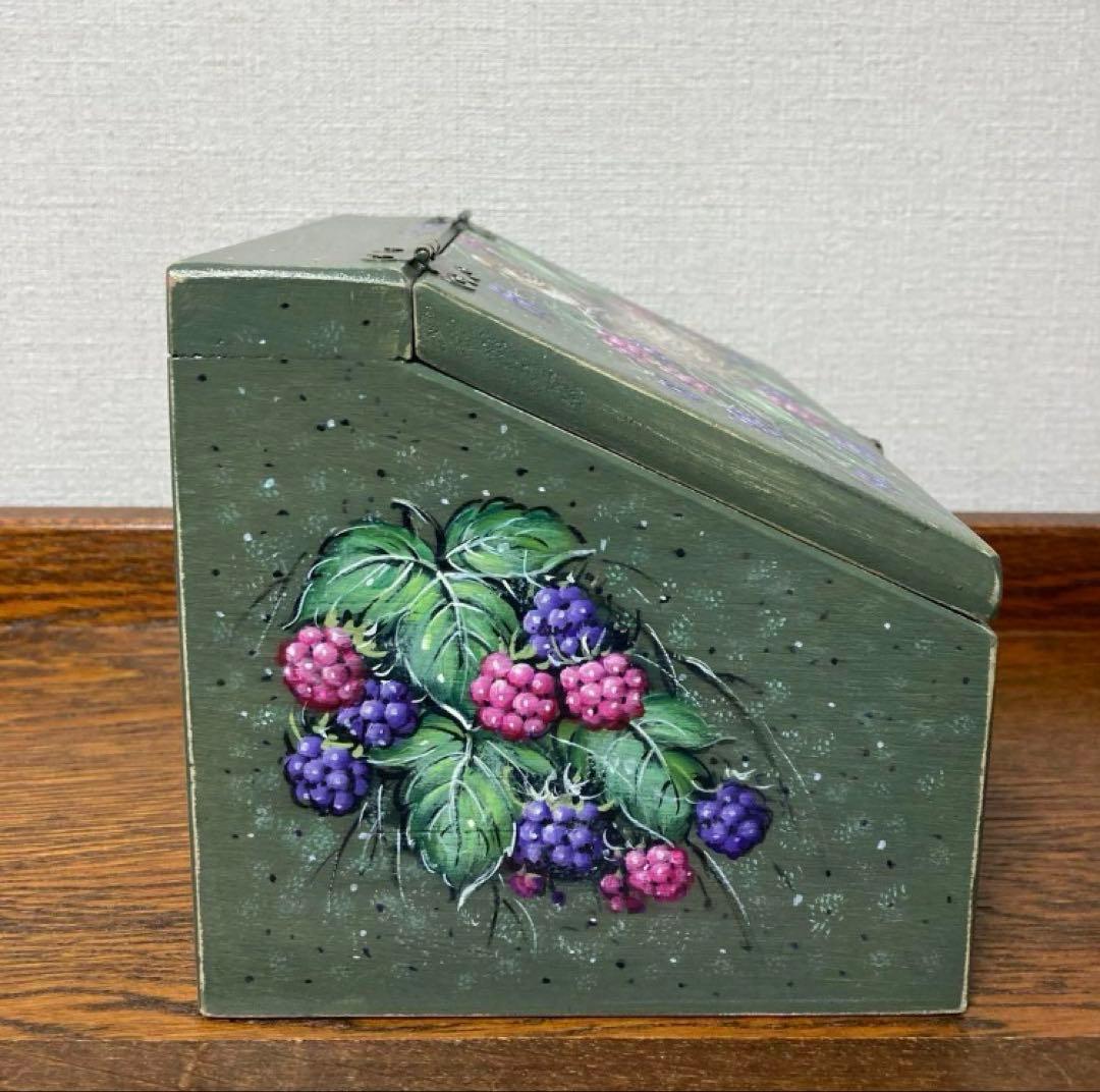 ロシア雑貨☆『ベリー&鳥の巣』木製収納box マトリョーシカ ガリーナ作