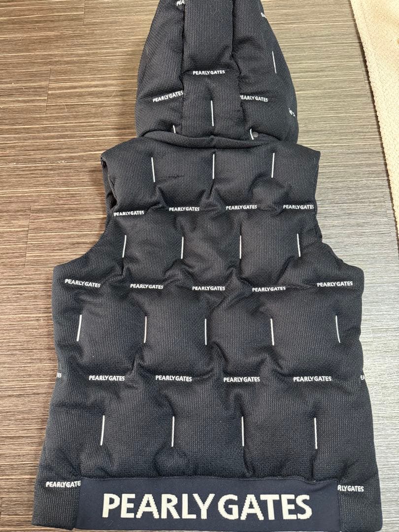 PEARLY GATES フード付きダウンベスト　1