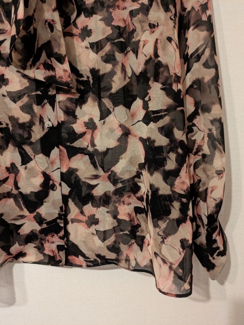 新品*定価3.7万 セオリーリュクス 今季完売 フローラルプリントブラウス