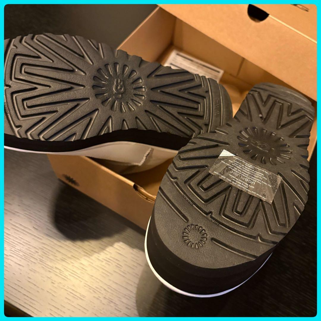 美品　UGG Classic Mini Platform ブーツ 8 ホワイト