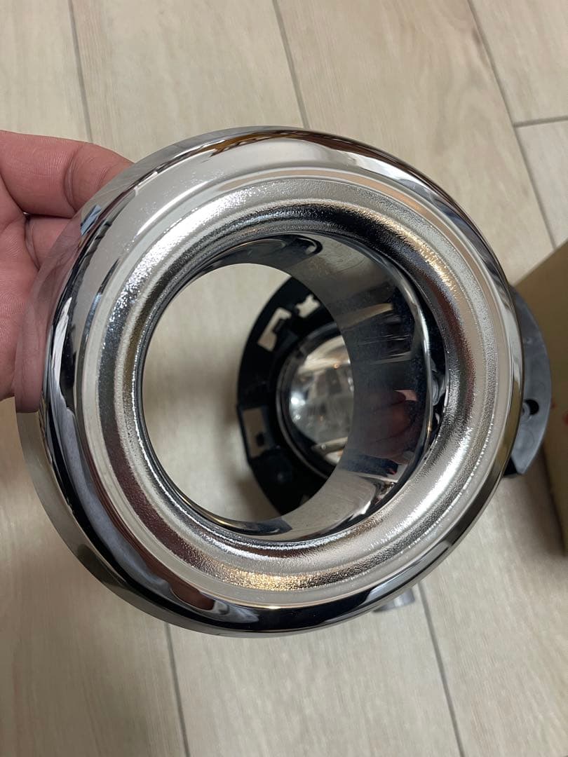 ムーヴキャンバスLA800SLA810S純正右フォグランプ フォグライトLED