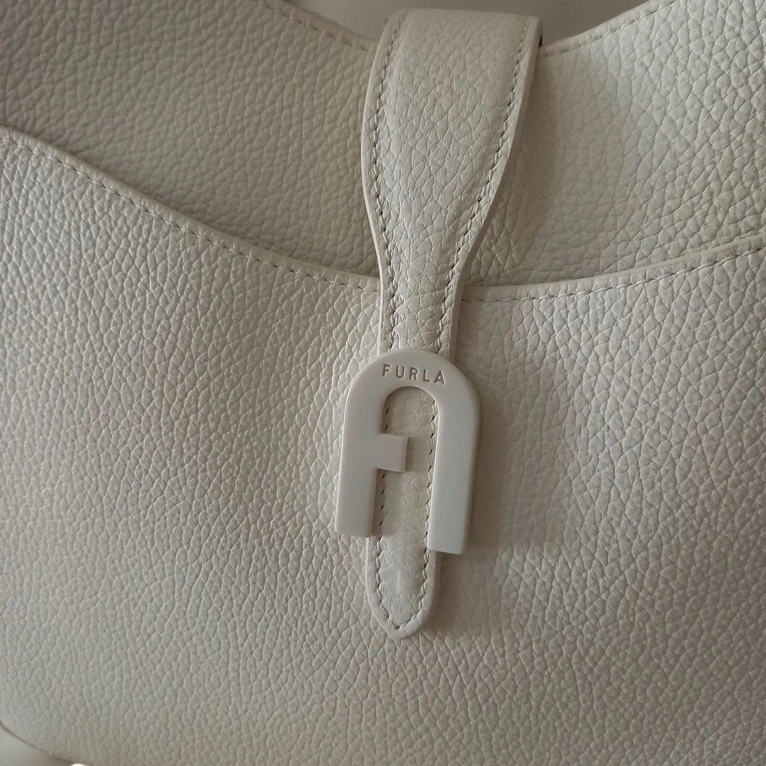 【美品】フルラFURLAバッグ　フルラショルダーバッグ2way　ハンドバッグ本革