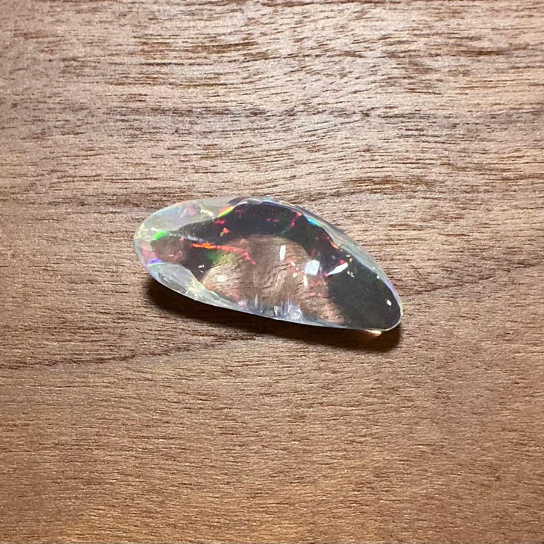 メキシコ産　オパール ポリッシュ　約2.2×1.0×0.6㎝