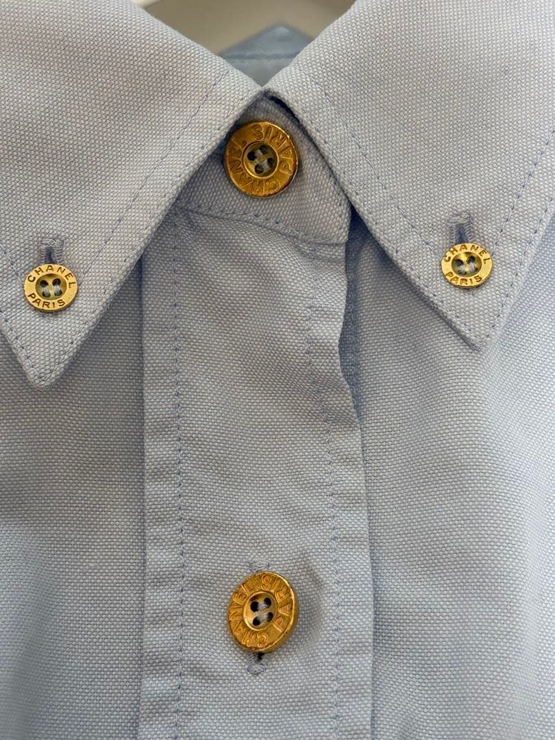 CHANEL ライトブルー ボタンダウンシャツ
