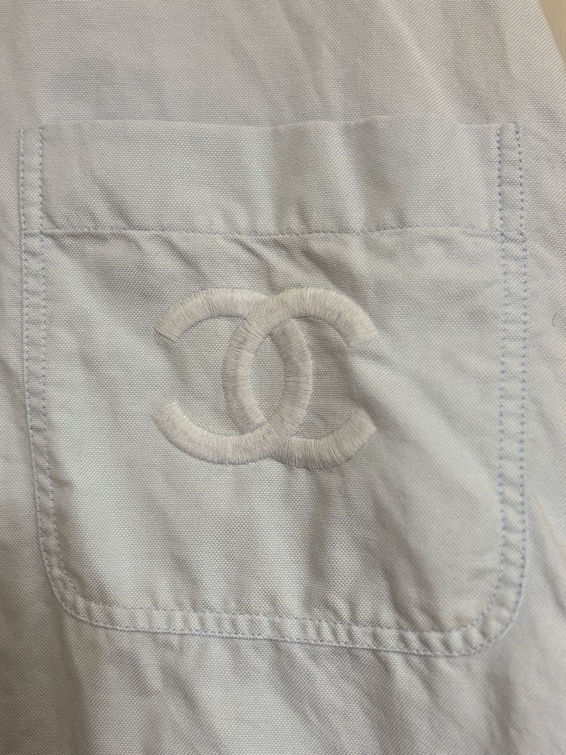 CHANEL ライトブルー ボタンダウンシャツ