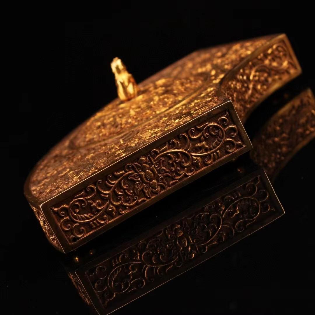 中国古美術・珍蔵硯台・古い純銅鎏金细密彫・純手作り・彫刻・置物・文房具・案頭