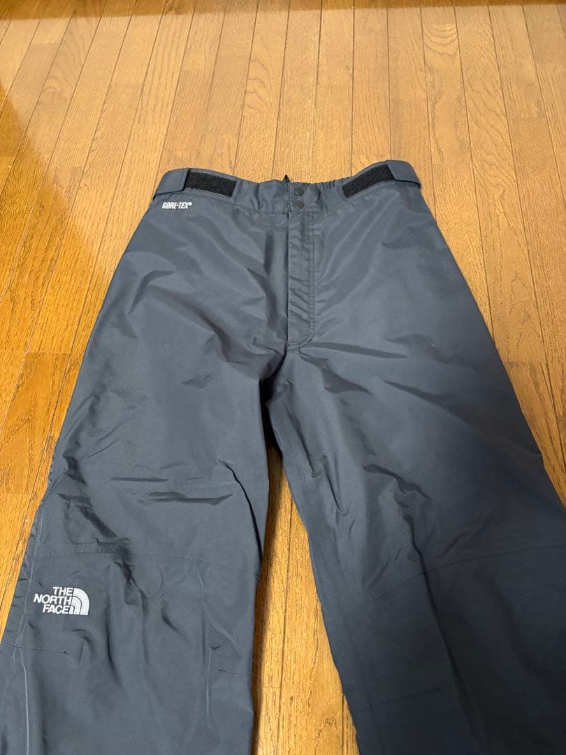 ノースフェイス　国内正規品ゴアテックス　スキーパンツ　サイズ　LL 1度のみ着用