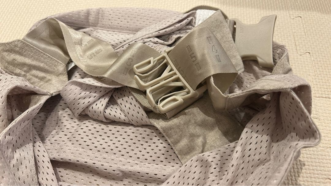 お得な３点セットエルゴベビーOMNI Breeze 抱っこ紐+スモルビ2本