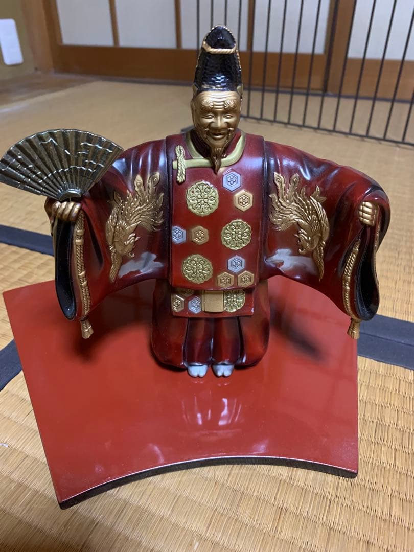 翁　人形　赤と金色の伝統人形