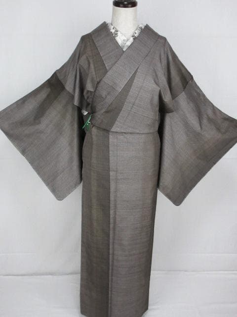 新古品！屋久杉染＊７マルキ＊本場大島紬＊窪田織物＊特選＊着物＊１５６ｃｍ＊裄６７