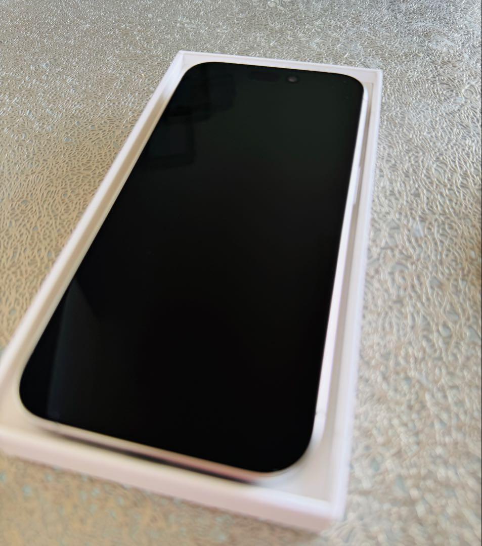 Apple iPhone15pro 256GBホワイトチタニウムsimフリー