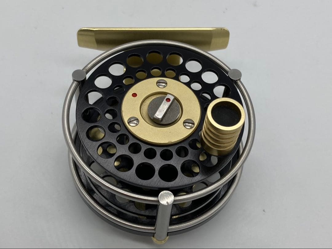 美品　アリハート トラウン F1　Ari T Hart Traun F1 右巻き