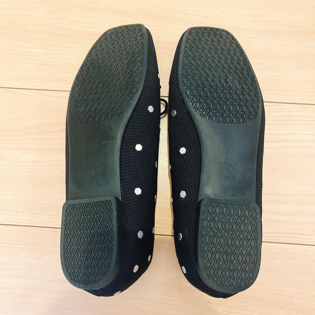 VIVAIA ブラック ドット柄 フラットシューズ