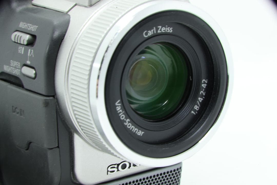 【Q2285】 SONY Digital Handycam DCR-TRV20