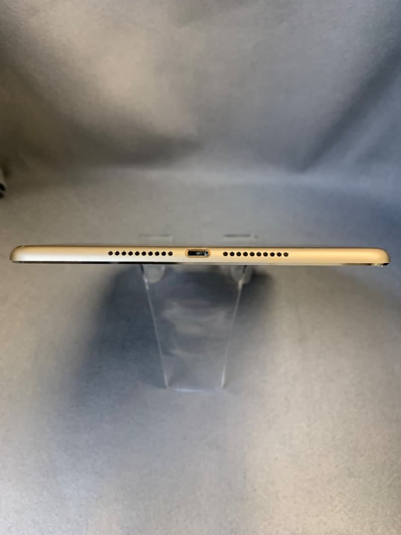 美品 SIMフリー iPad mini 第4世代 128GB