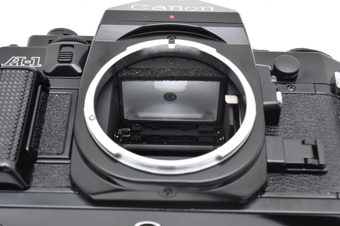 美品　CANON キャノン A-1 フィルムカメラ モルト新品交換済 M657