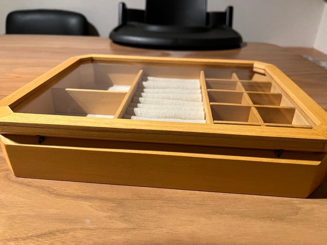 ZARA  ウッドジュエリーボックス