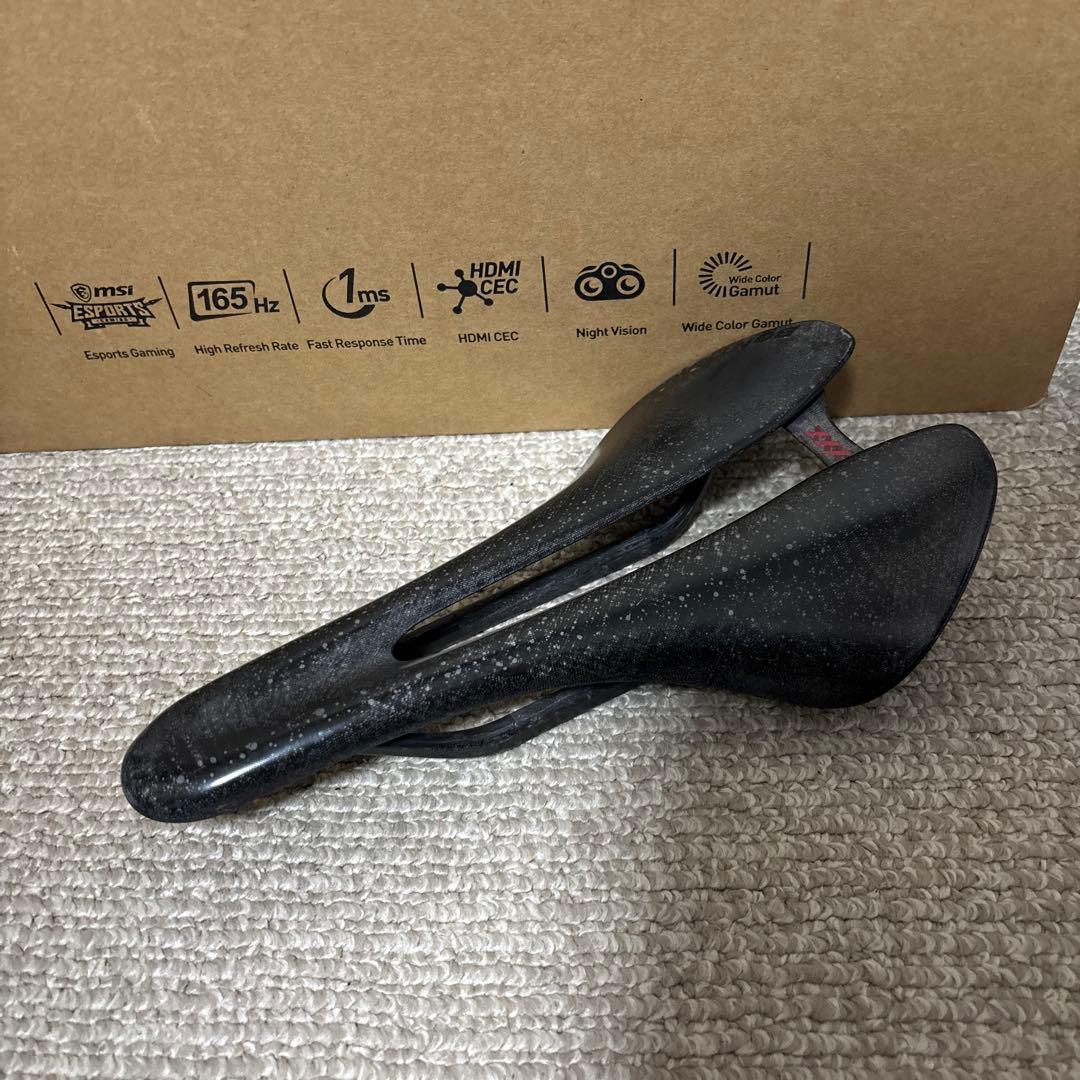 Bontrager XXX ブラック カーボンサドル