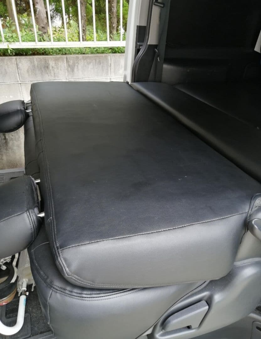 200系ハイエース セカンドシートバックパネル10mmクッション、12mm耐荷重