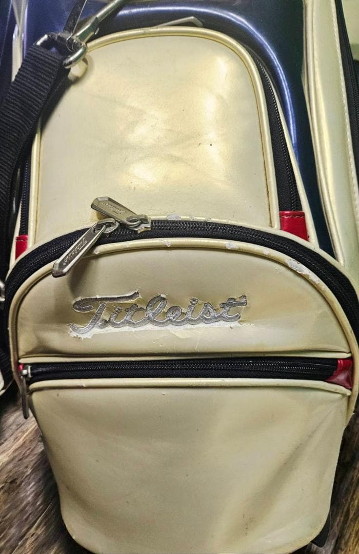 送料無料/美品　Titleist 高級エナメル大型キャディバッグトリコロール