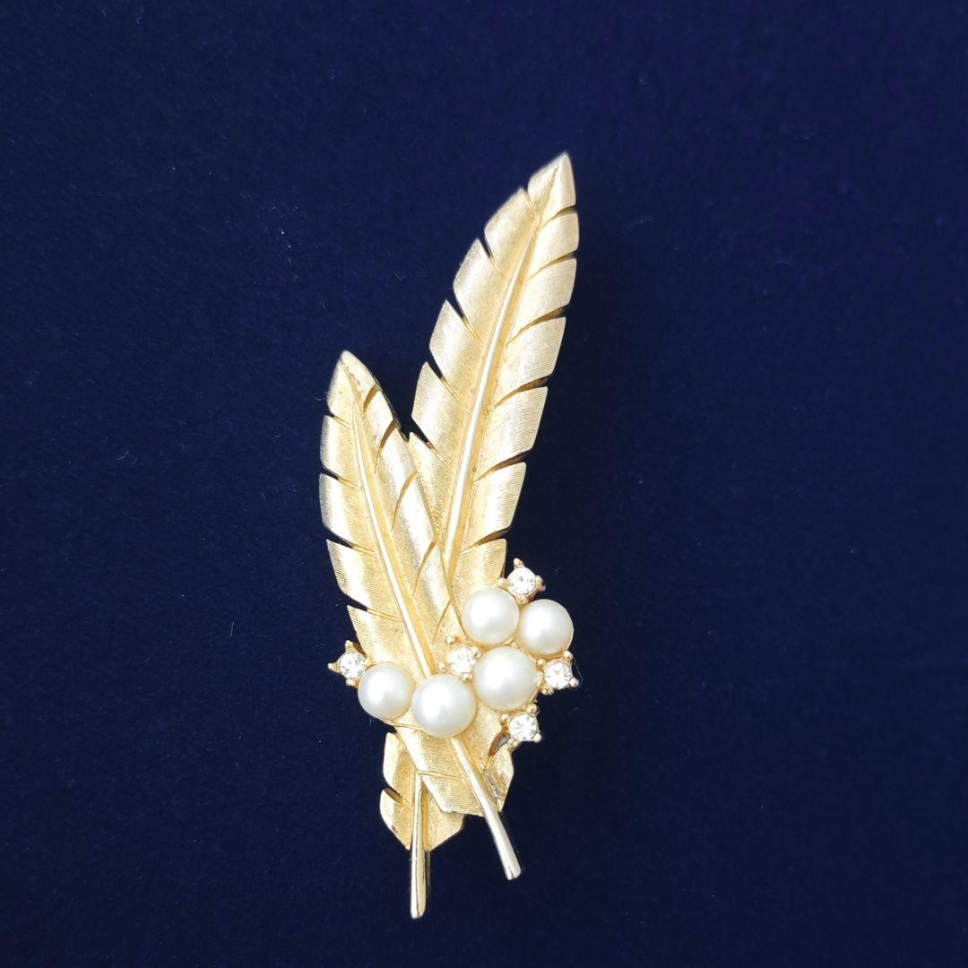 ヴィンテージtrifariパール＆ストーン　フェザーブローチcrownトリファリ