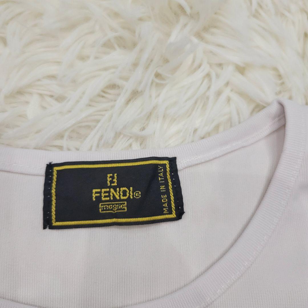 FENDI　フェンディ　ロゴ　立体　Tシャツ　半袖　ポロシャツ　さらっと　春夏に