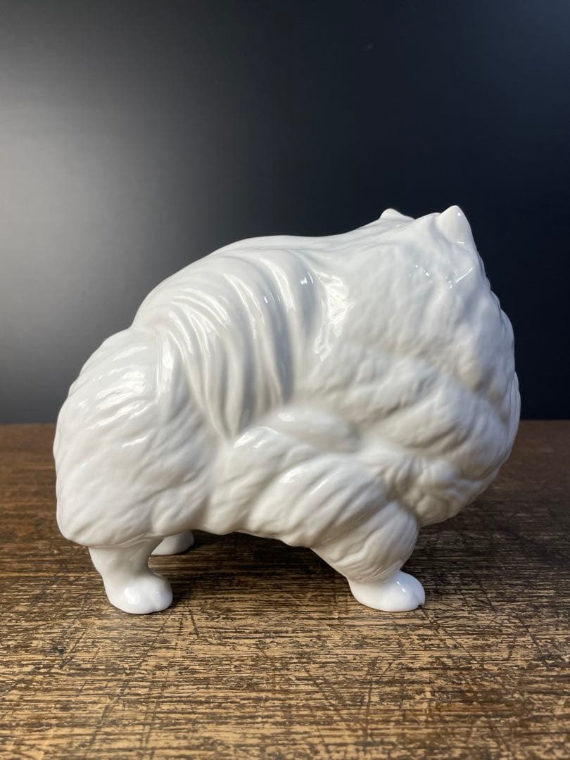 有田焼 伊平作 犬 白磁オブジェ 置き物 玄関 ポメラニアン