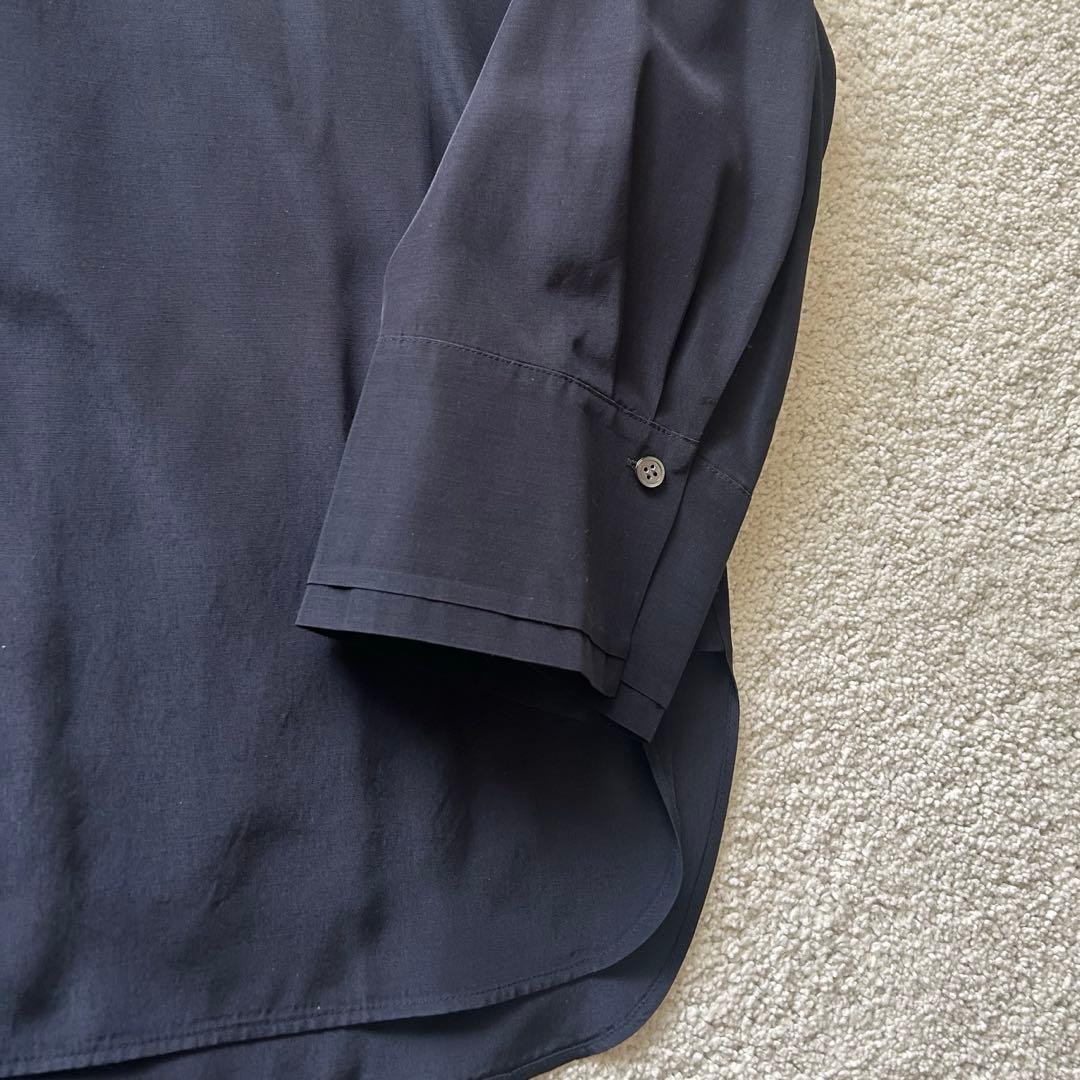 【新品】2025SS ebure エブール Vネックブラウスネイビー