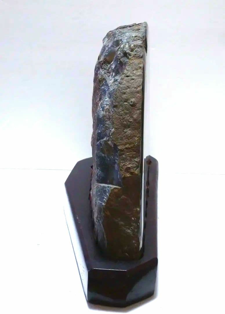 天然石の置物 半円形 木製台座付き