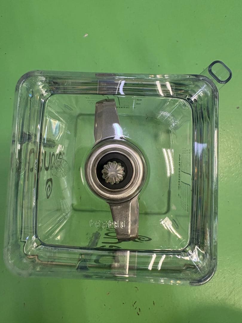 blendtec 新品　2個　ミキサーヘッド　コンテナー　フタ2個付き