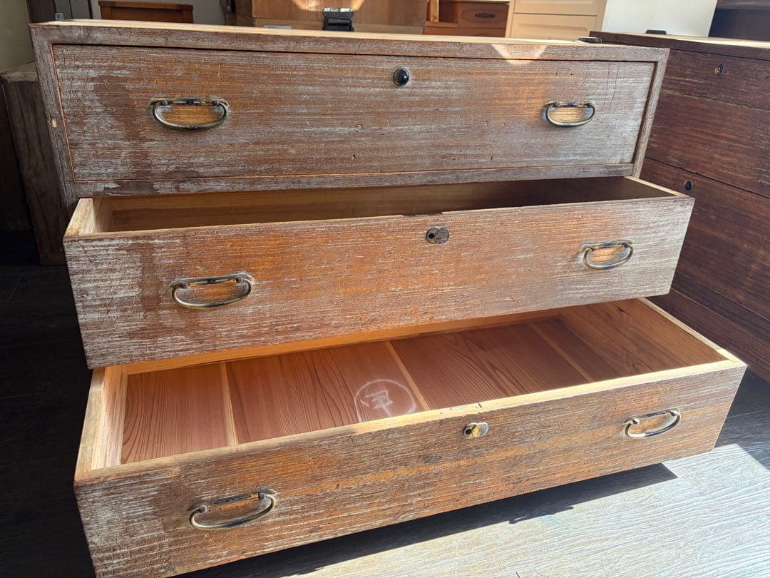 桐箪笥 アンティーク 古家具 時代箪笥 3段引出　収納棚 無垢材　日本箪笥