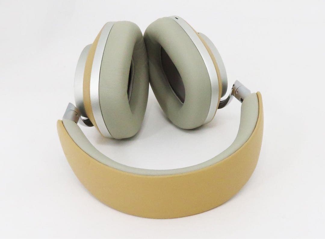 Bowers & Wilkins　バウワース＆ウィルキンス　PX8