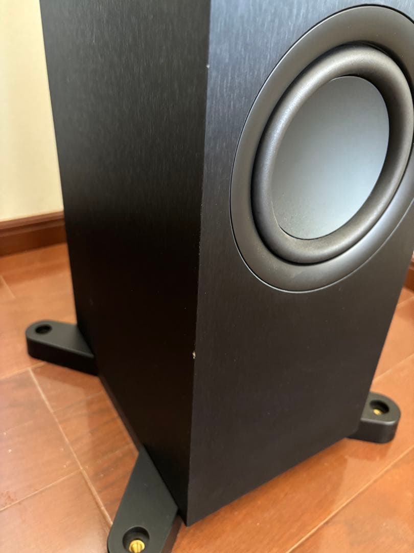 KEF Q550 ブラック　ペア　スパイクベース、サランネット付属