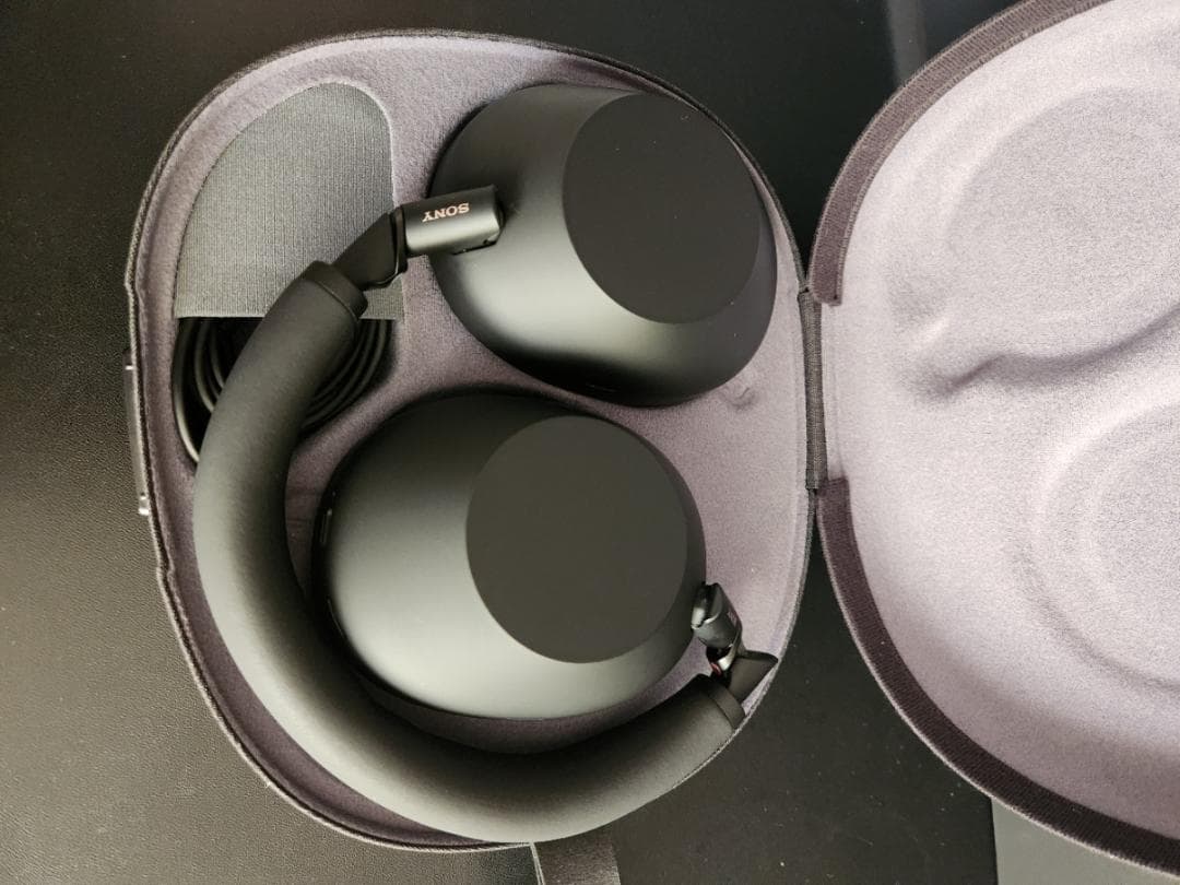Sony WH-1000XM6 ワイヤレスヘッドホン(ブラック）カバー付き