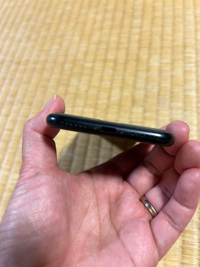 【美品・バッテリー83%】Apple iPhone SE (第2世代) ブラック