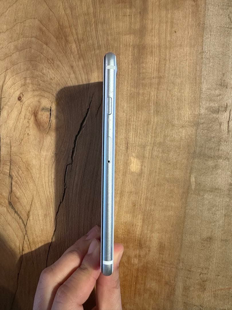 iPhone SE 第二世代 ホワイト　64GB