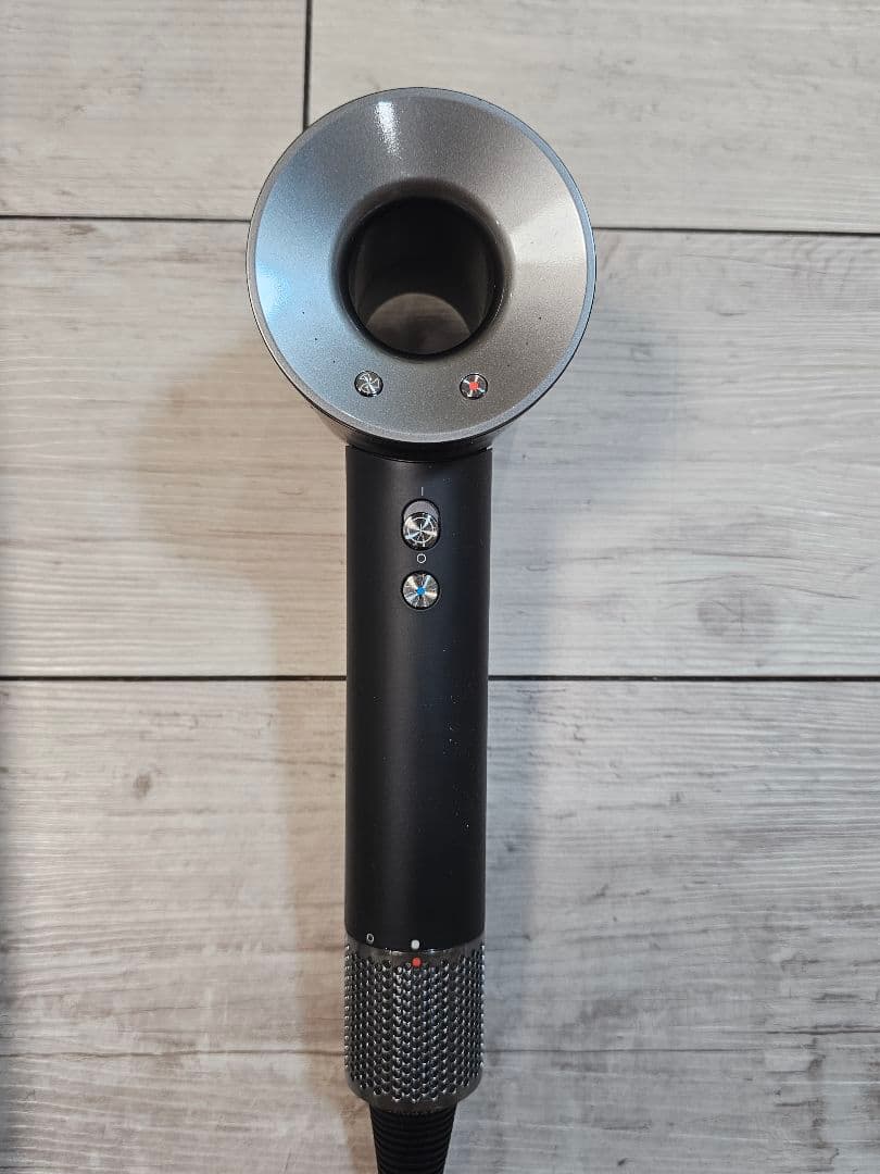 週末限定価格　保証付　ダイソン　メンテナンス済み　dyson hd08　ブラック