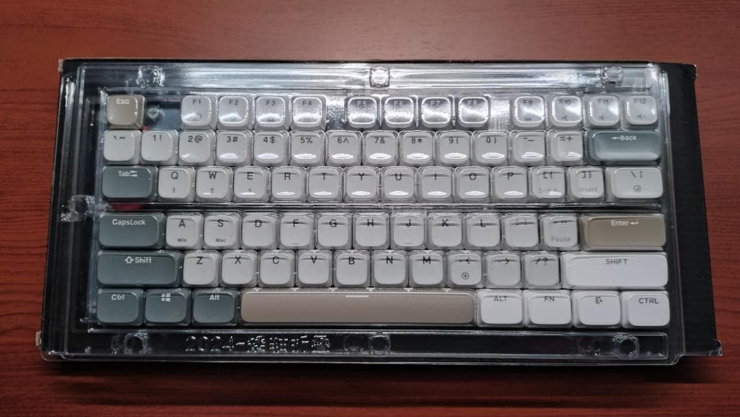 【動作確認美品、透過キーキャップMod】 Kludge RK N80