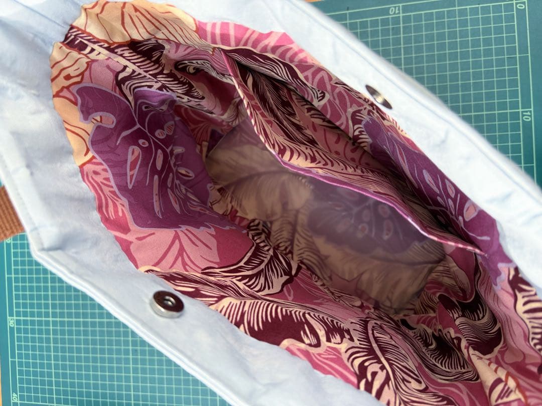 ハワイアンキルト　　　　　　トートバッグ　　　　　　　　バラ♡ グレー