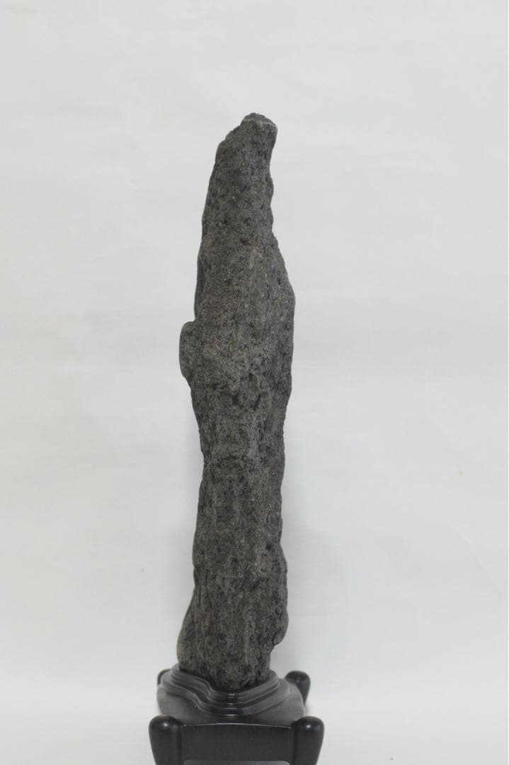 鳥取県　佐治川石　台座(材料　紫檀、猫脚)付き