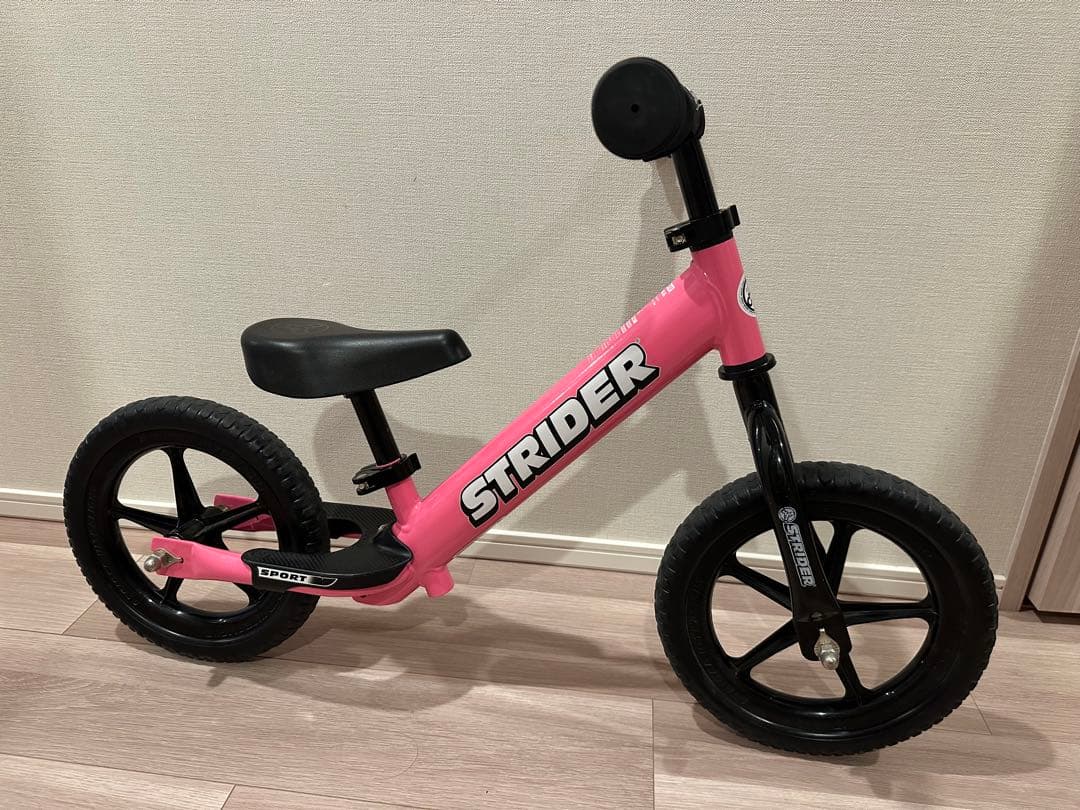 ストライダー　スポーツモデル　12インチ　ピンク