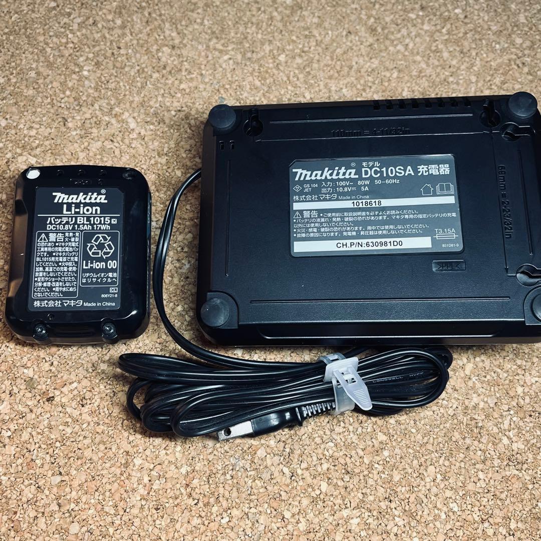 Makita充電式クリーナーCL107FDSHW充電器.バッテリー付属紙パック式