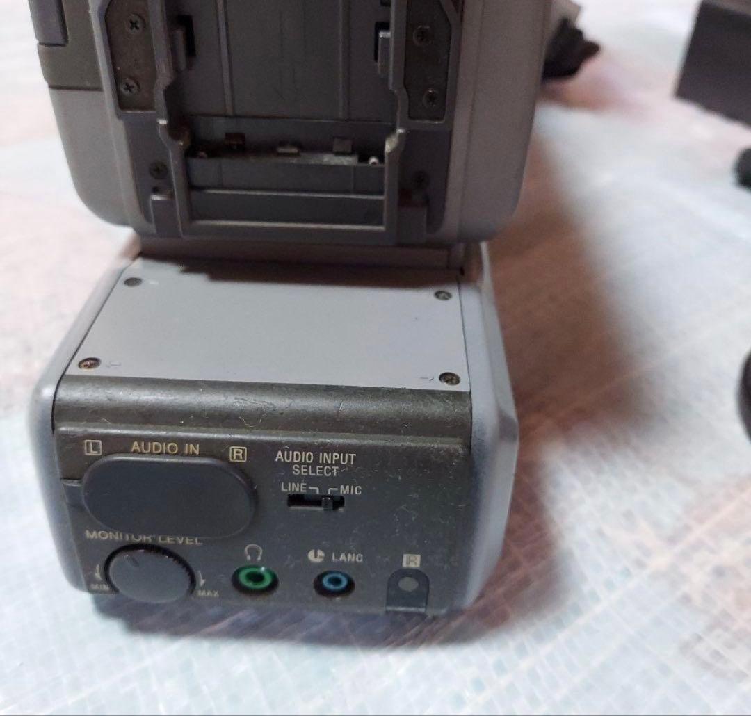 SONY　年代物　デジタルビデオカメラ　DCR-VX9000　3CCD 20x