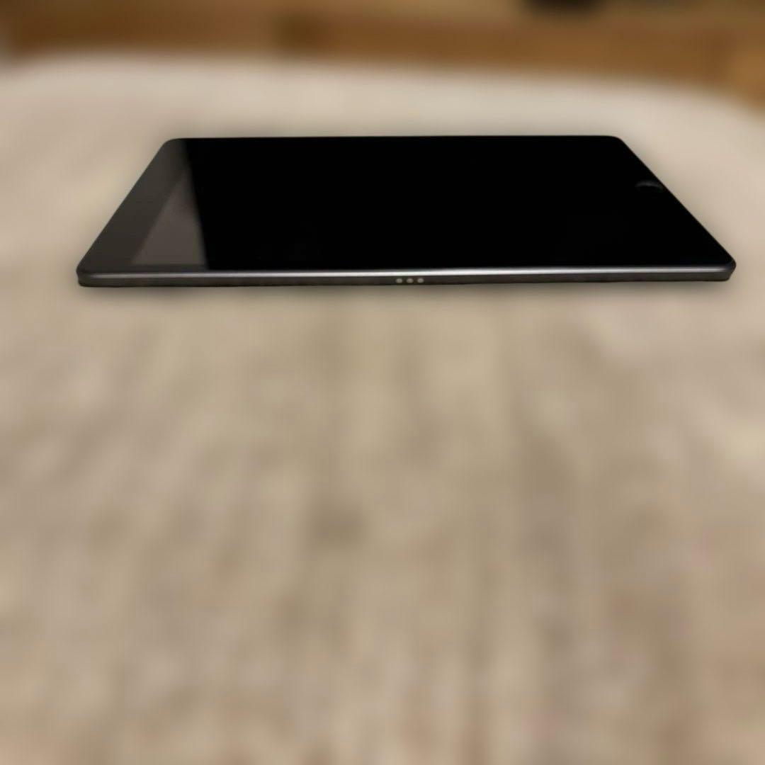 h*m様 【美品】Apple iPad 第7世代スペースグレー 本体
