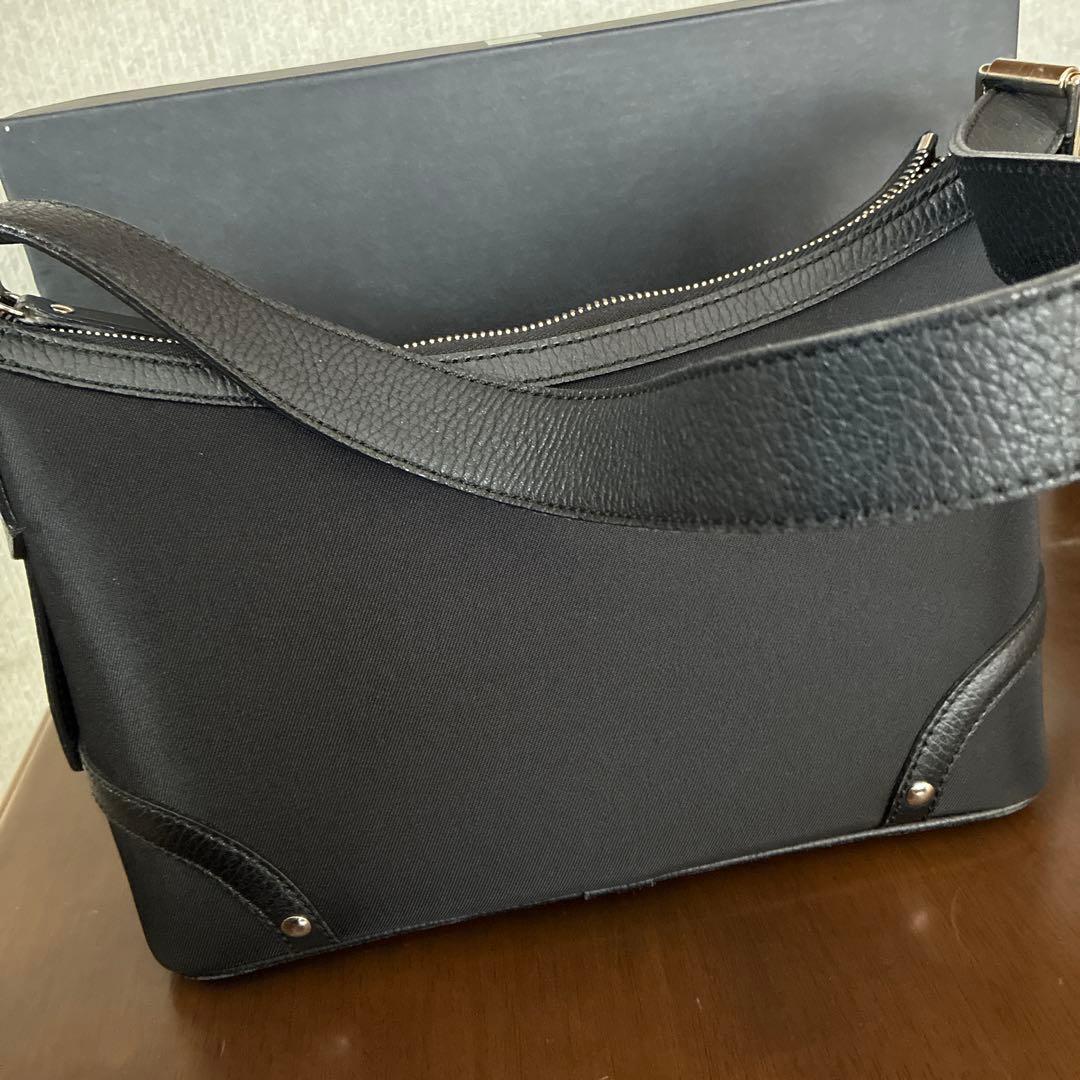 Burberry ショルダーバッグ ブラック/ベージュ