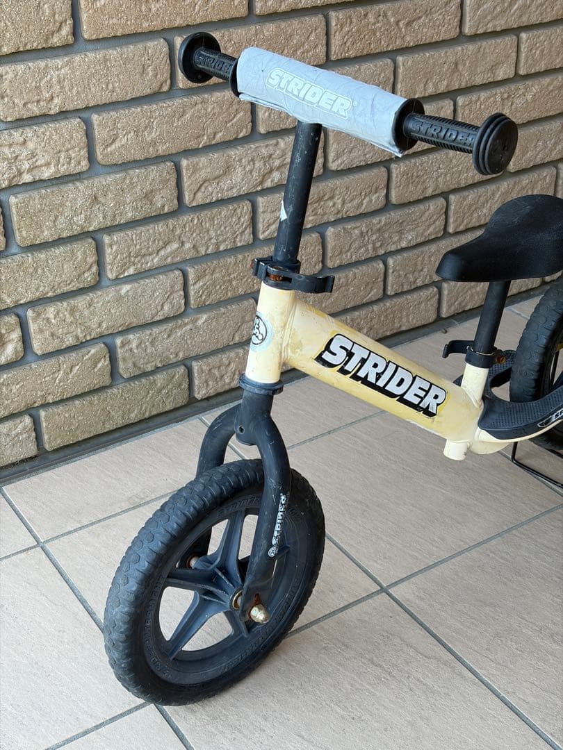 【人気色】STRIDER バランスバイク イエロー　12インチ