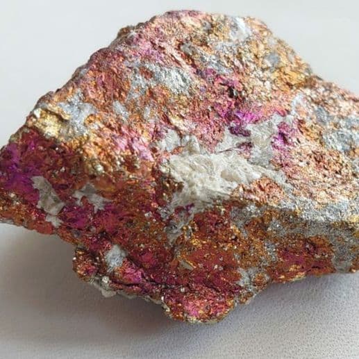 チャルコパイライト　キャルコパイライト　原石　素敵な逸品