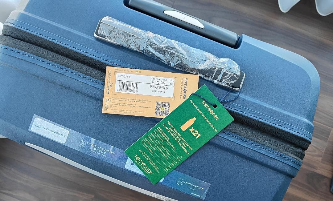 デイトナさん専用　【未使用品】 サムソナイト Mサイズ アップスケープ 軽量