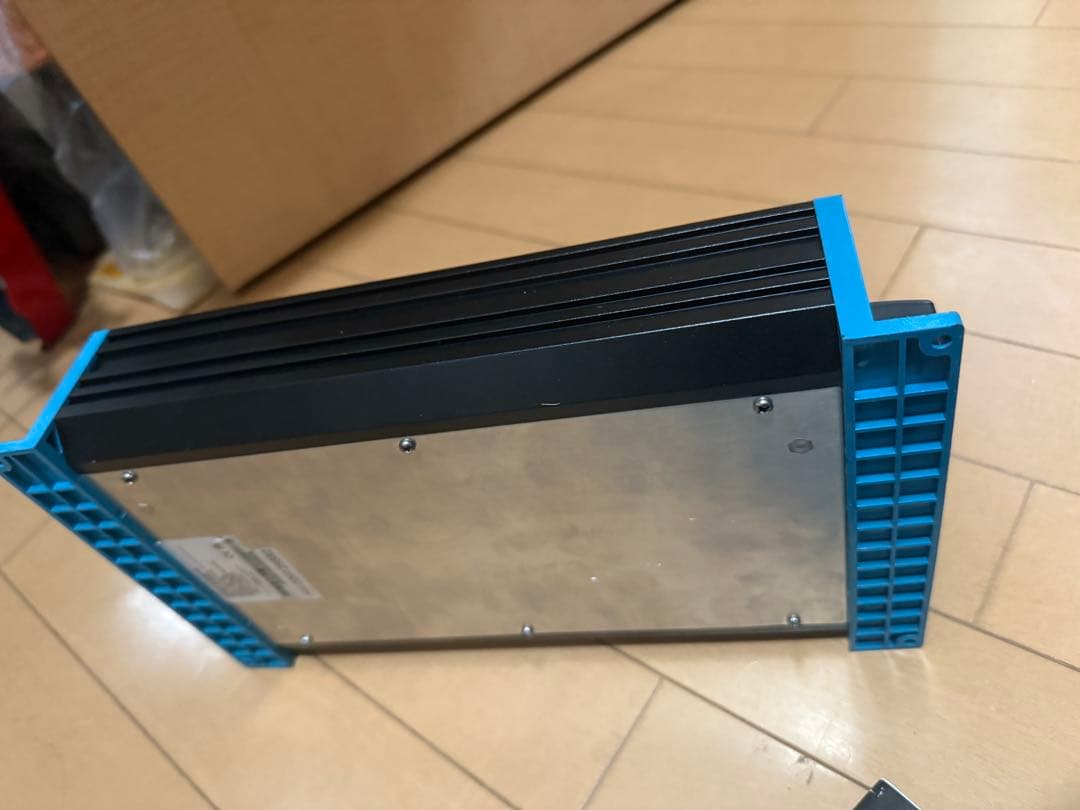 走行充電器　アイソレーター　60A