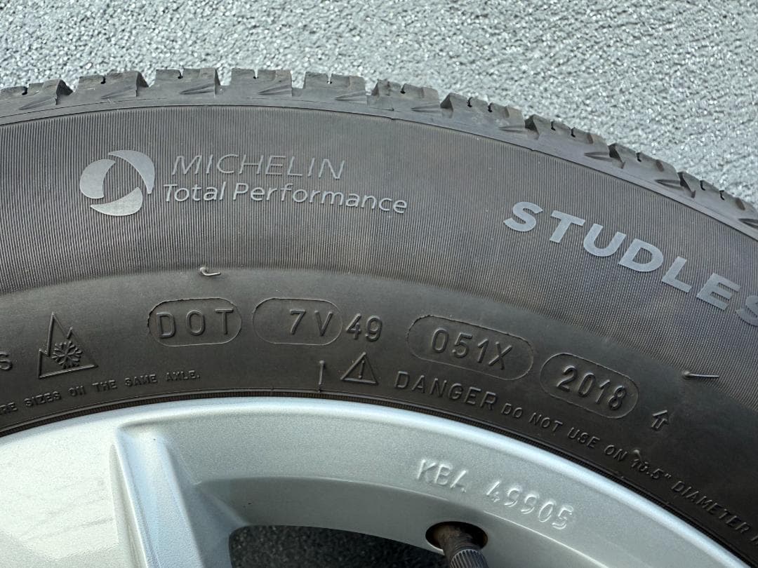 VW純正ホイール　ミシュラン X-ICE3+　 スタッドレス　215/60R16